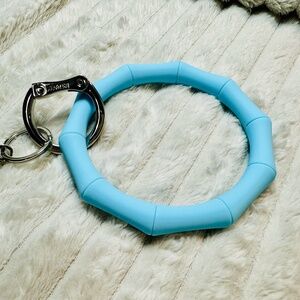 Oventure "Big O" keyring-Carolina blue-bamboo-NWOT